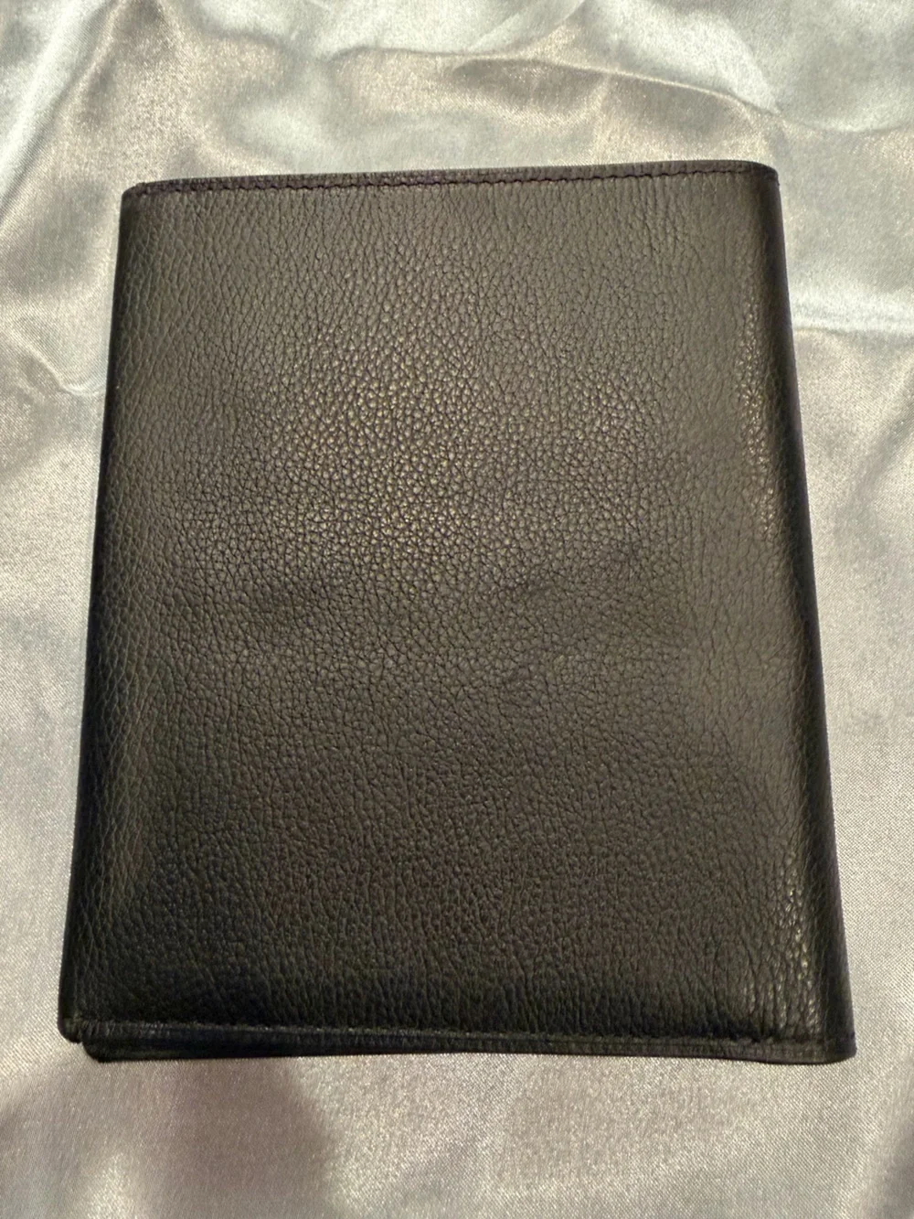 Tumi Delta Global Center Flip Leather Billfold Wallet - Black 712003